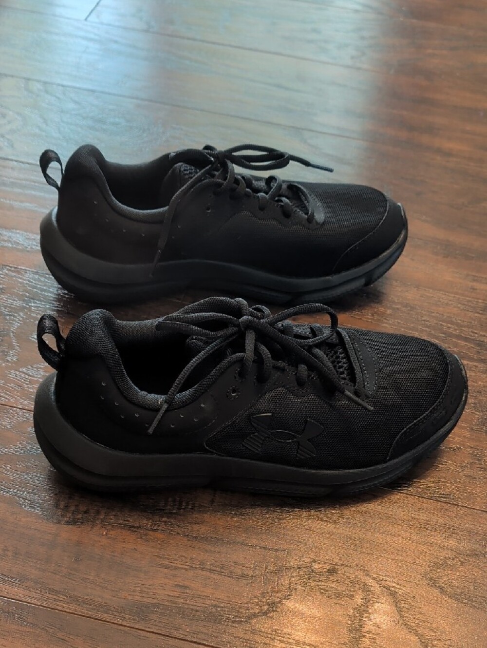 Women Black Athletic Sneakers - Classic Lightweight School Shoes - Picture 2 of 8